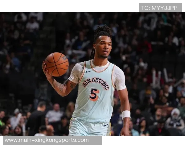 小佩顿强调年轻球员的重要性以减轻老将压力并提升球队整体实力 小佩顿强调年轻球员的重要性以减轻老将压力并提升球队整体实力