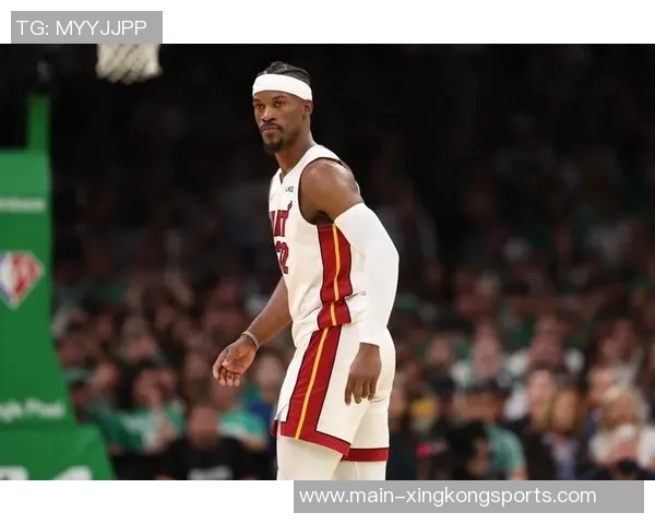 新赛季精彩开局艾顿强势协防封盖巴特勒展现实力 新赛季精彩开局艾顿强势协防封盖巴特勒展现实力