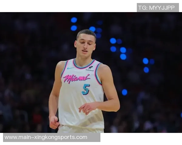 约维奇半场表现亮眼6投3中罚球全中贡献10分外加3篮板2助攻1盖帽 约维奇半场表现亮眼6投3中罚球全中贡献10分外加3篮板2助攻1盖帽