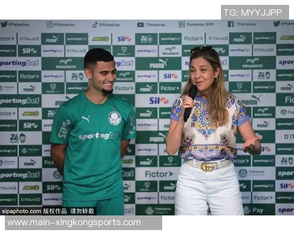 奥纳纳身价骤降至2000万欧元曼联两年前斥资5000万引进 奥纳纳身价骤降至2000万欧元曼联两年前斥资5000万引进