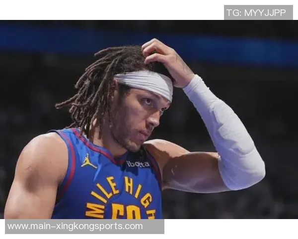 阿隆戈登半场表现出色与约基奇默契配合贡献16分5板2助 阿隆戈登半场表现出色与约基奇默契配合贡献16分5板2助